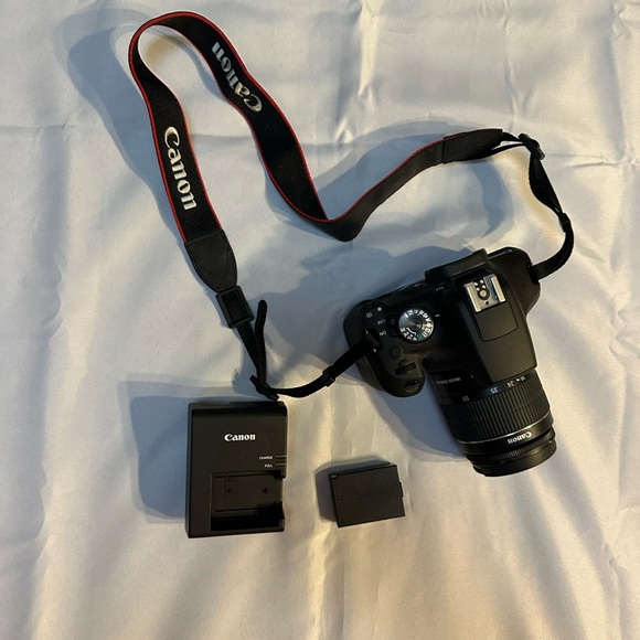 Canon EOS T7 DSLR Camera with 18-55mm lens - Picture 1 of 4